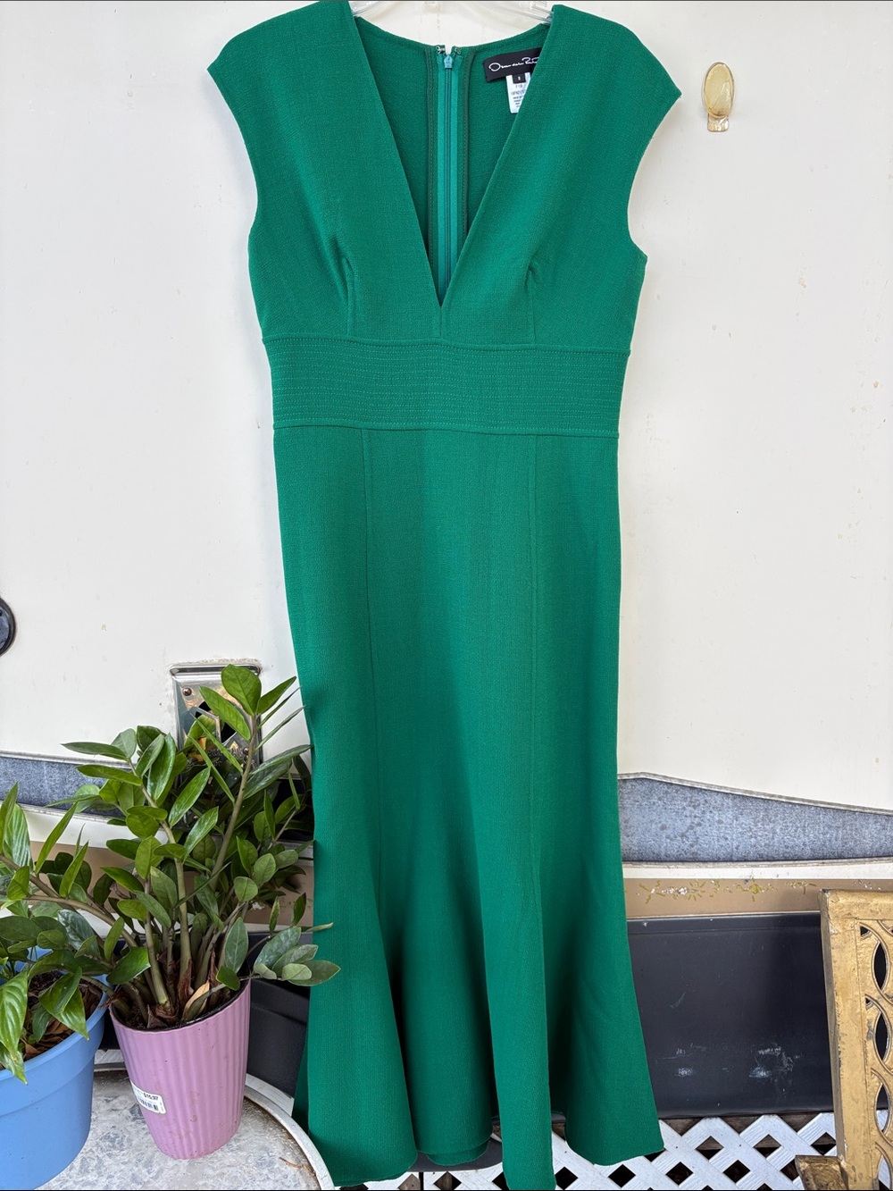 Oscar de la Renta Emerald Green V-Neck Cap Sleeve Maxi Dress - Picture 2 of 6